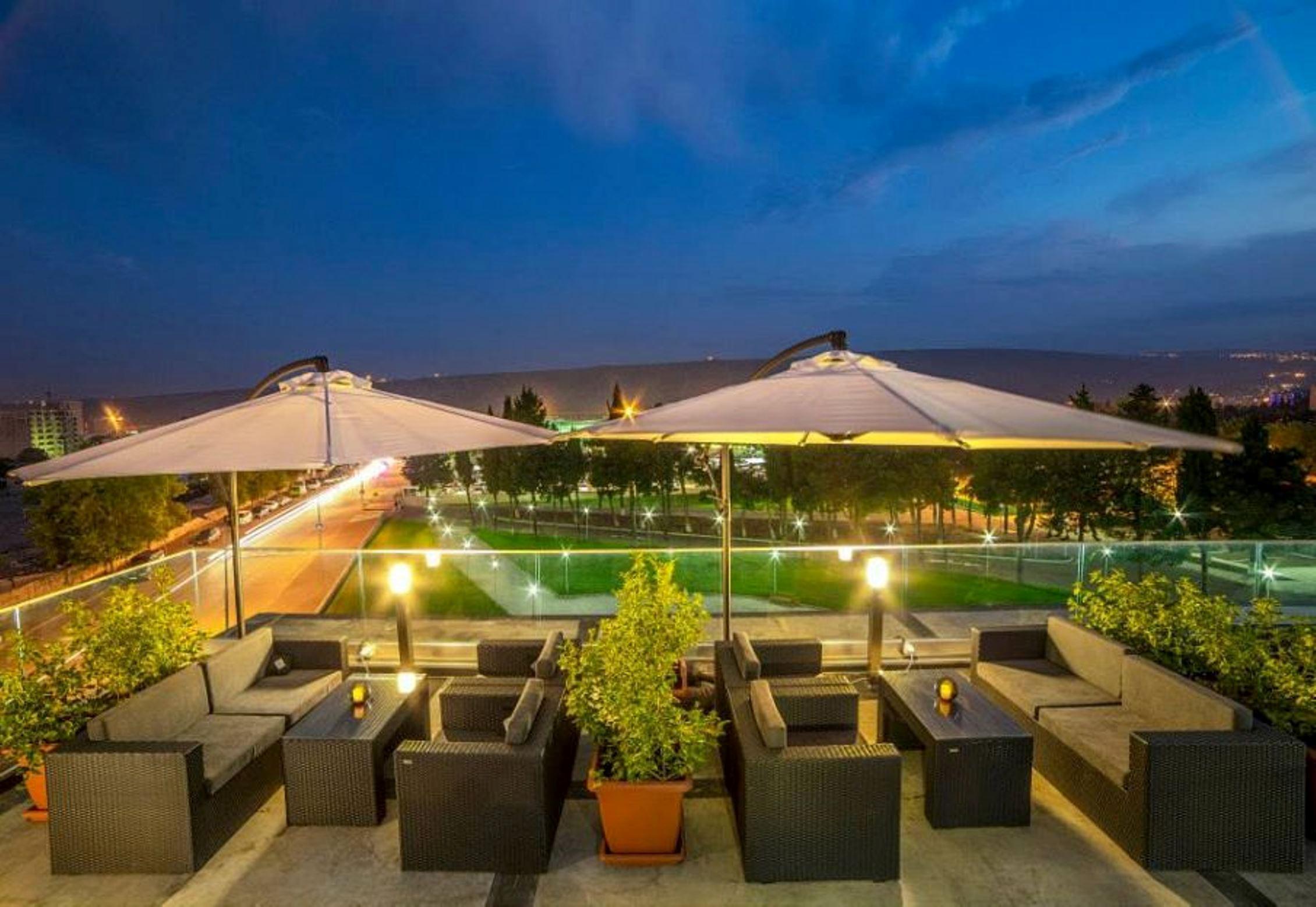 Iveria Inn Hotel Тбилиси Екстериор снимка