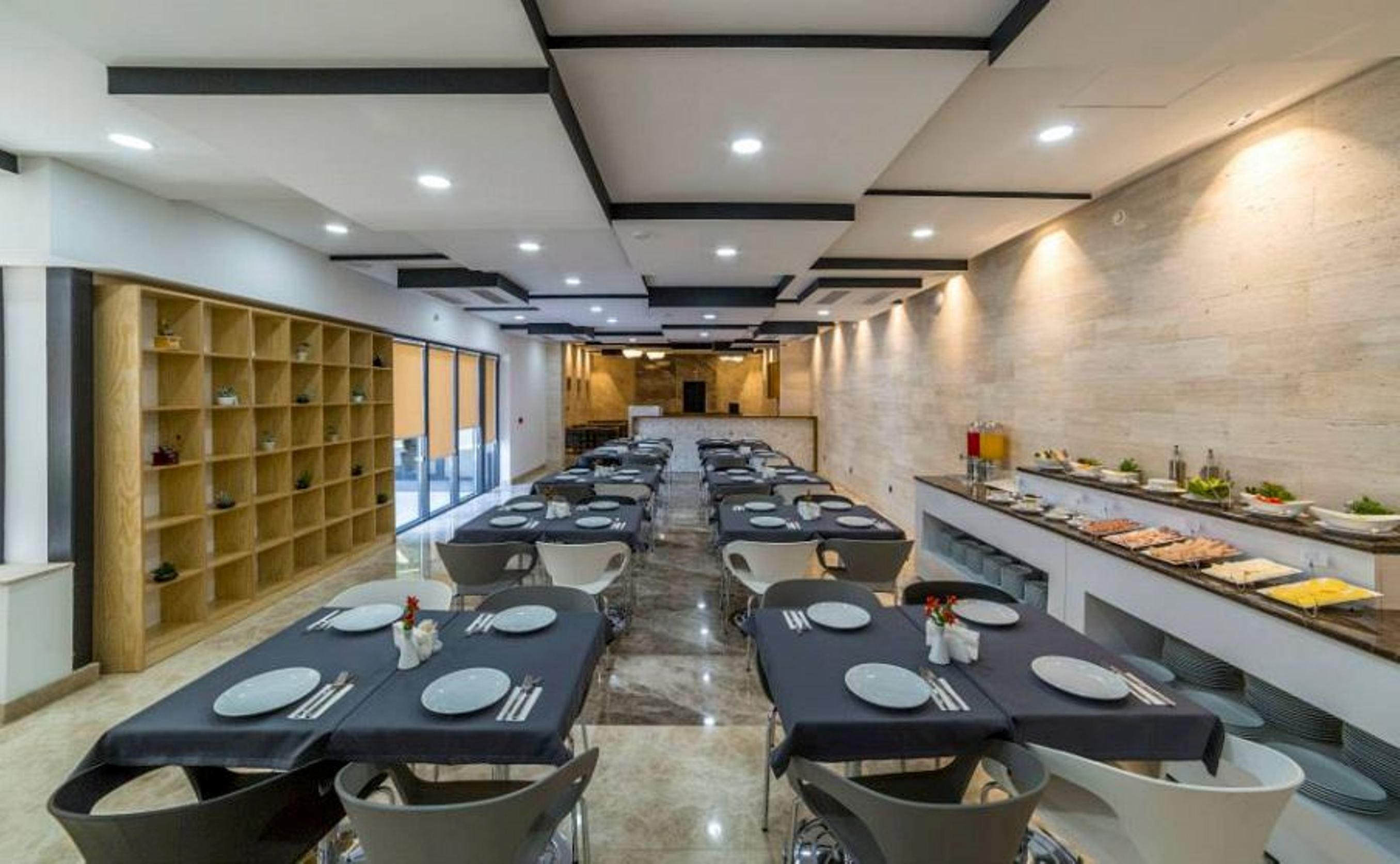 Iveria Inn Hotel Тбилиси Екстериор снимка