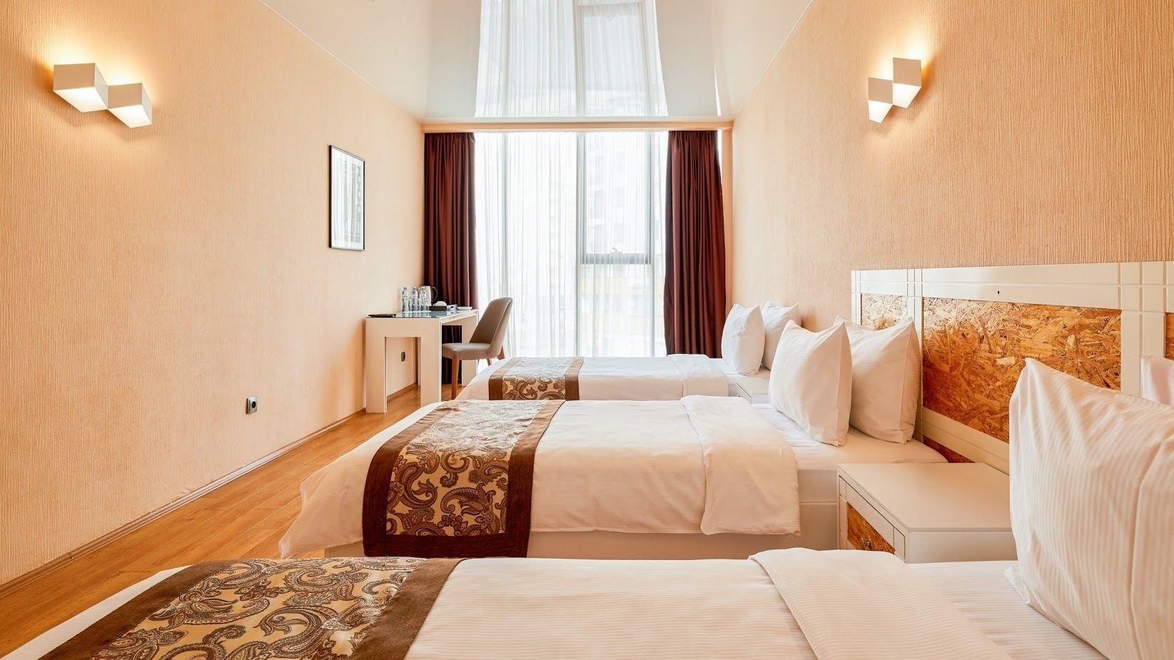 Iveria Inn Hotel Тбилиси Екстериор снимка
