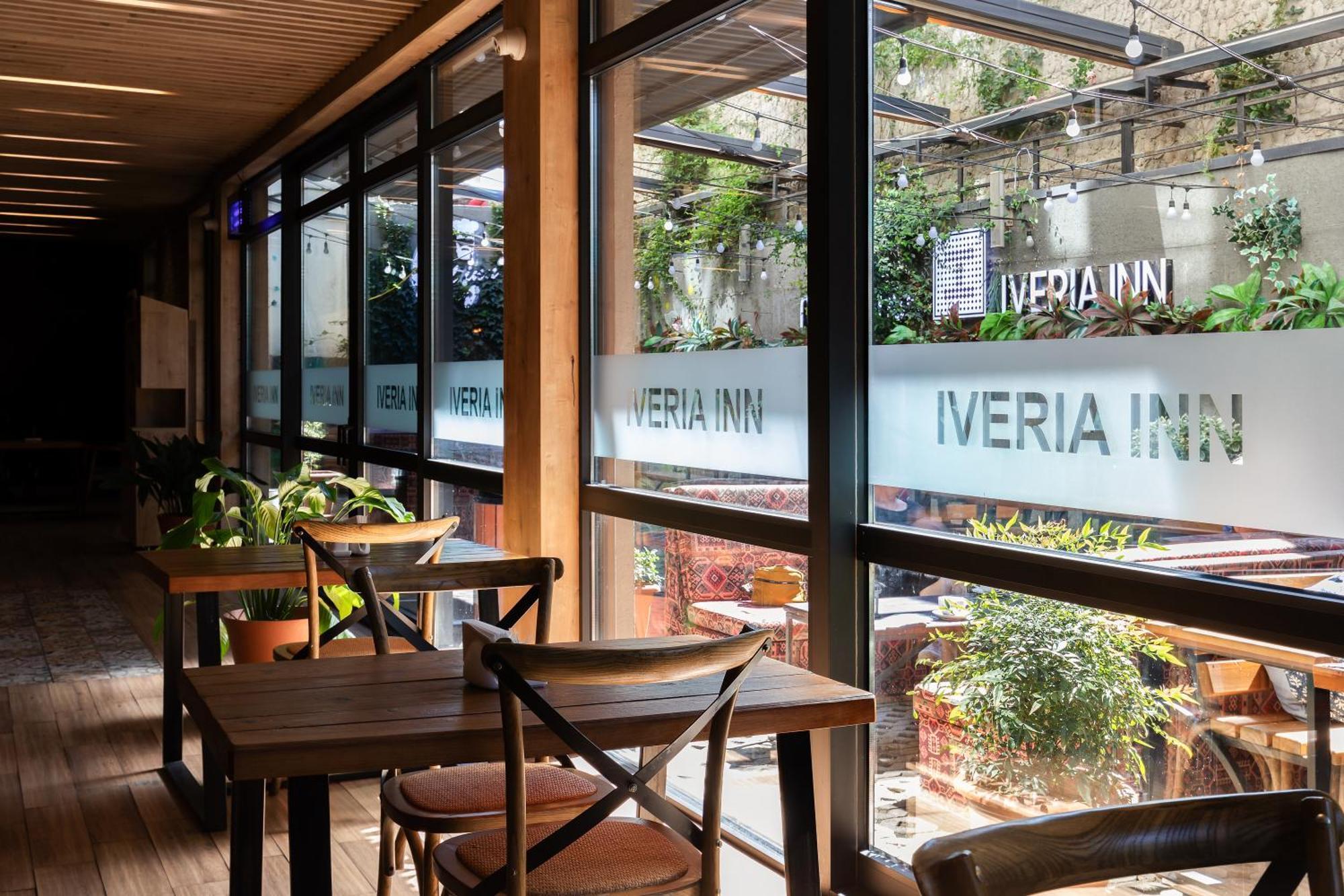 Iveria Inn Hotel Тбилиси Екстериор снимка