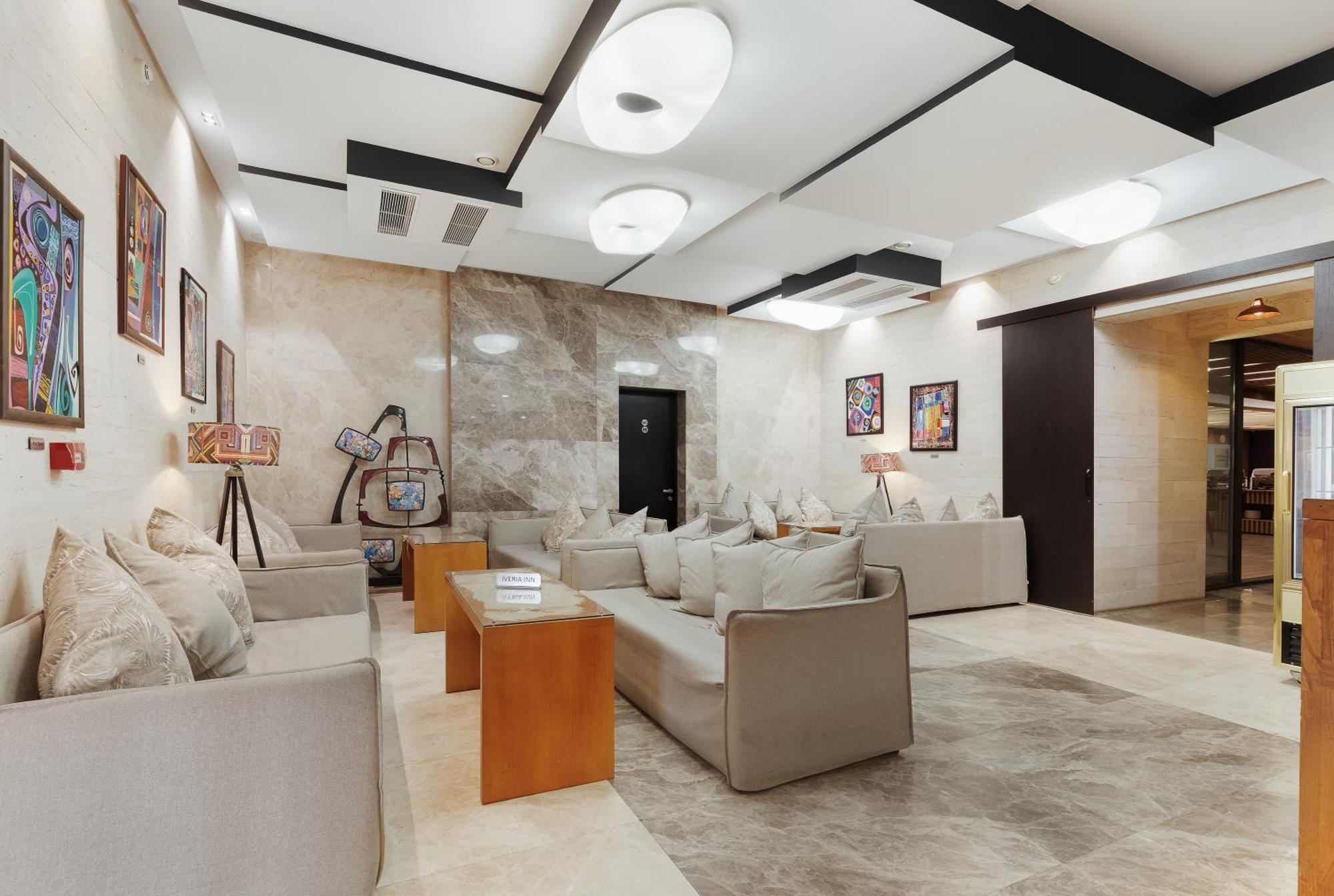 Iveria Inn Hotel Тбилиси Екстериор снимка
