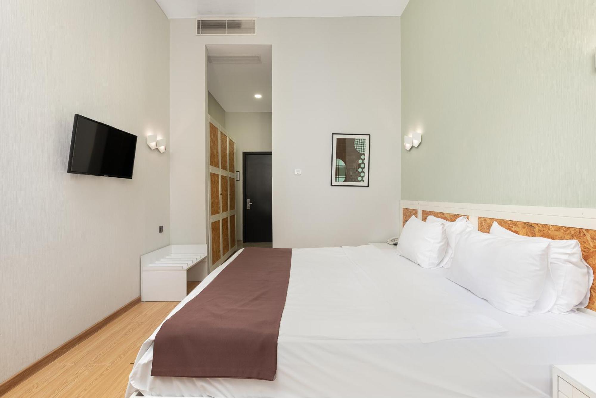 Iveria Inn Hotel Тбилиси Екстериор снимка